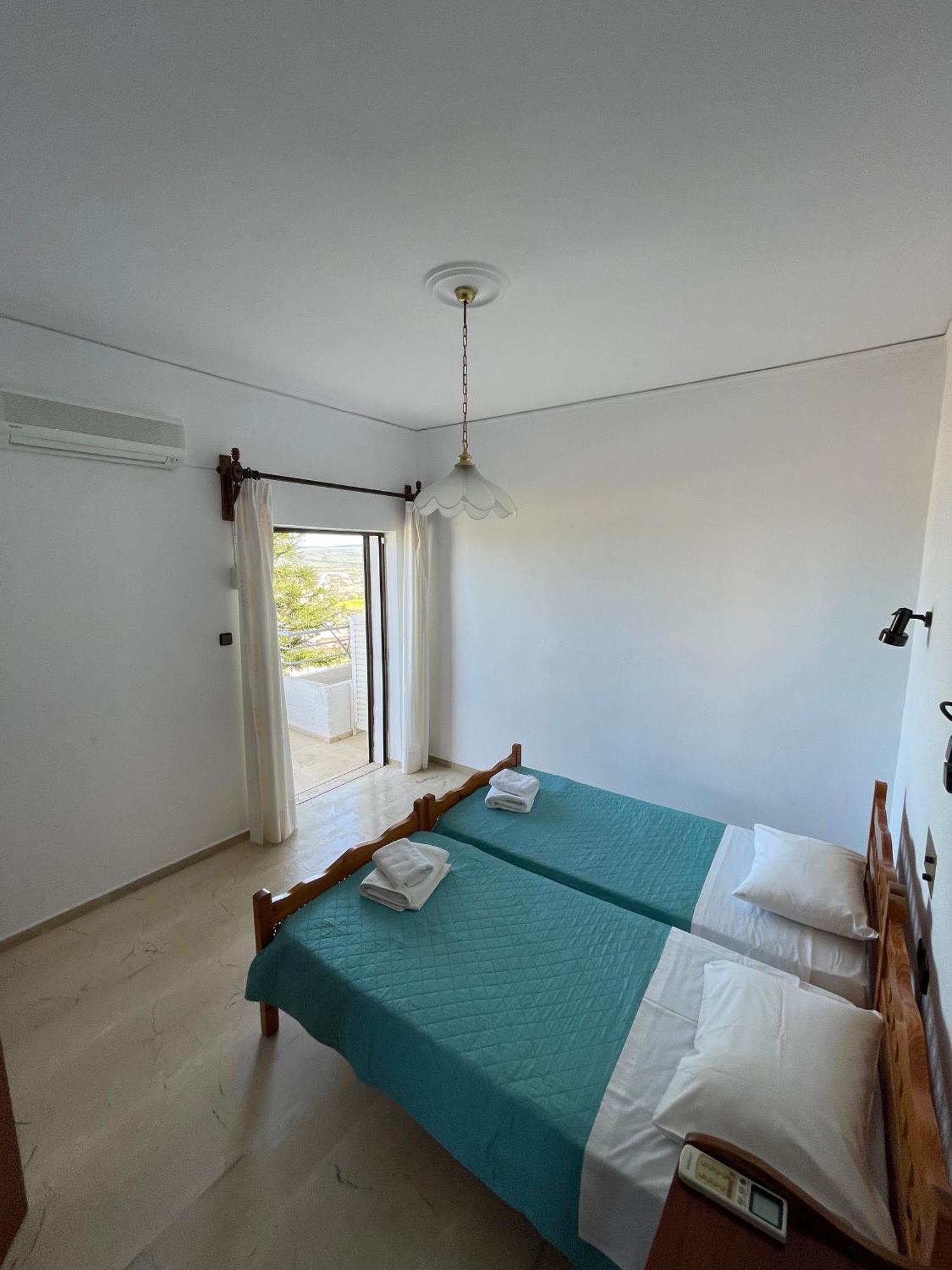 Aeolos Apartments 科林瓦里奥 外观 照片