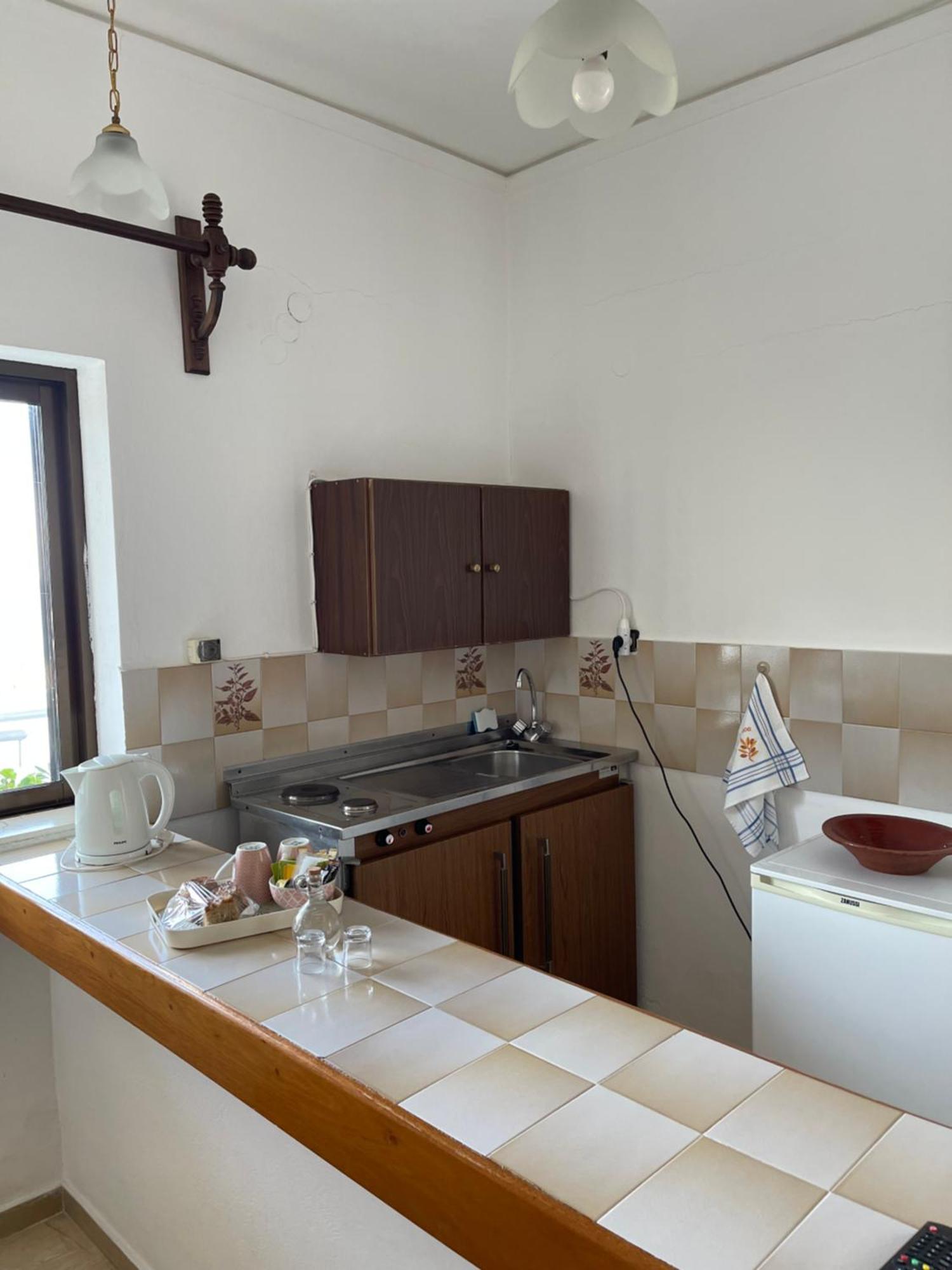 Aeolos Apartments 科林瓦里奥 外观 照片