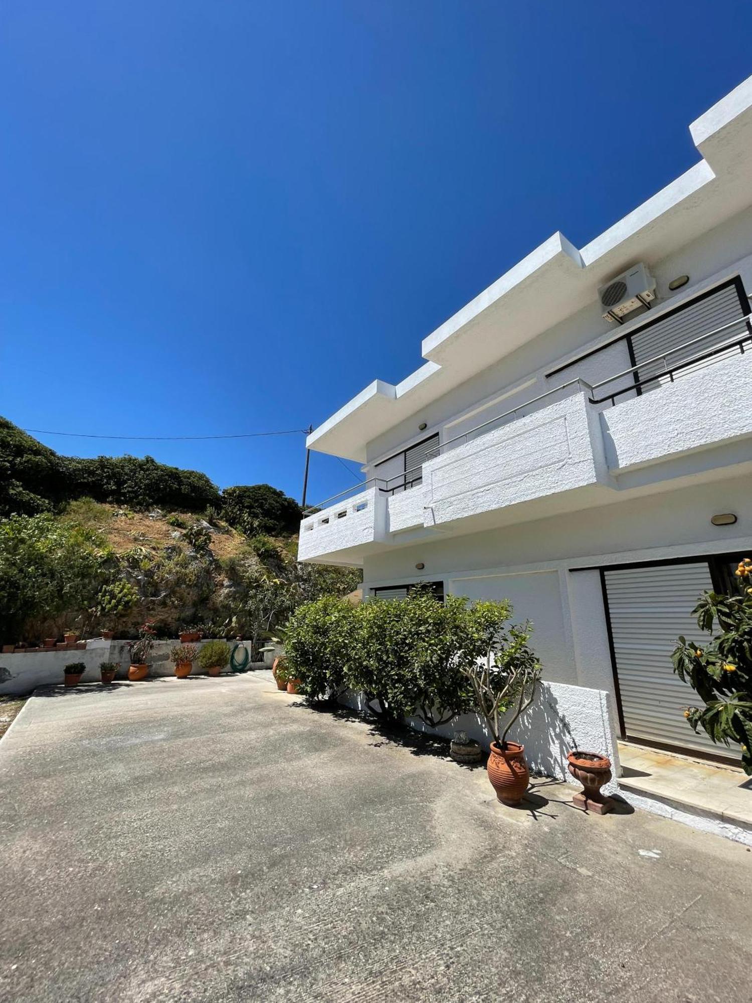 Aeolos Apartments 科林瓦里奥 外观 照片