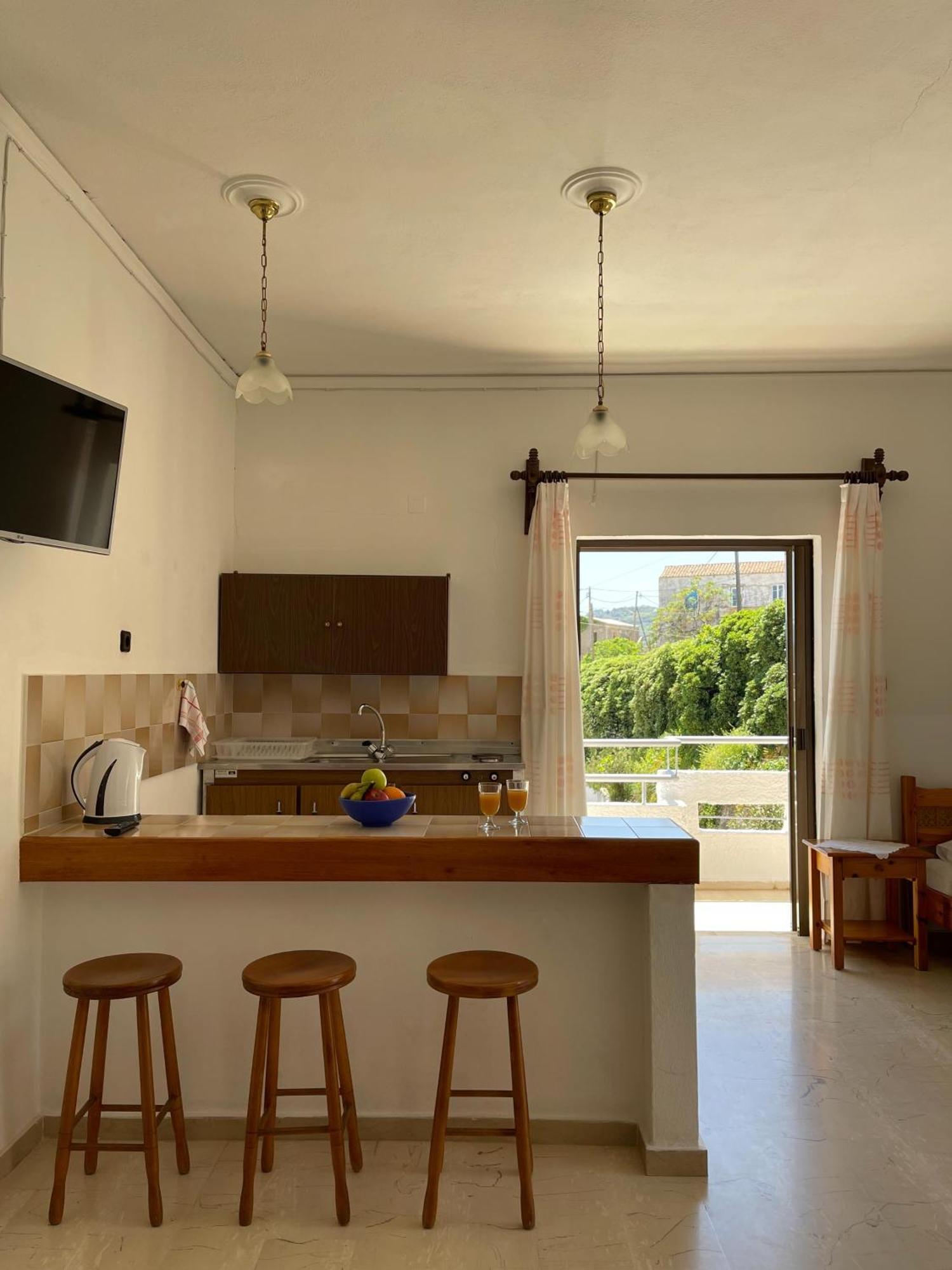 Aeolos Apartments 科林瓦里奥 外观 照片