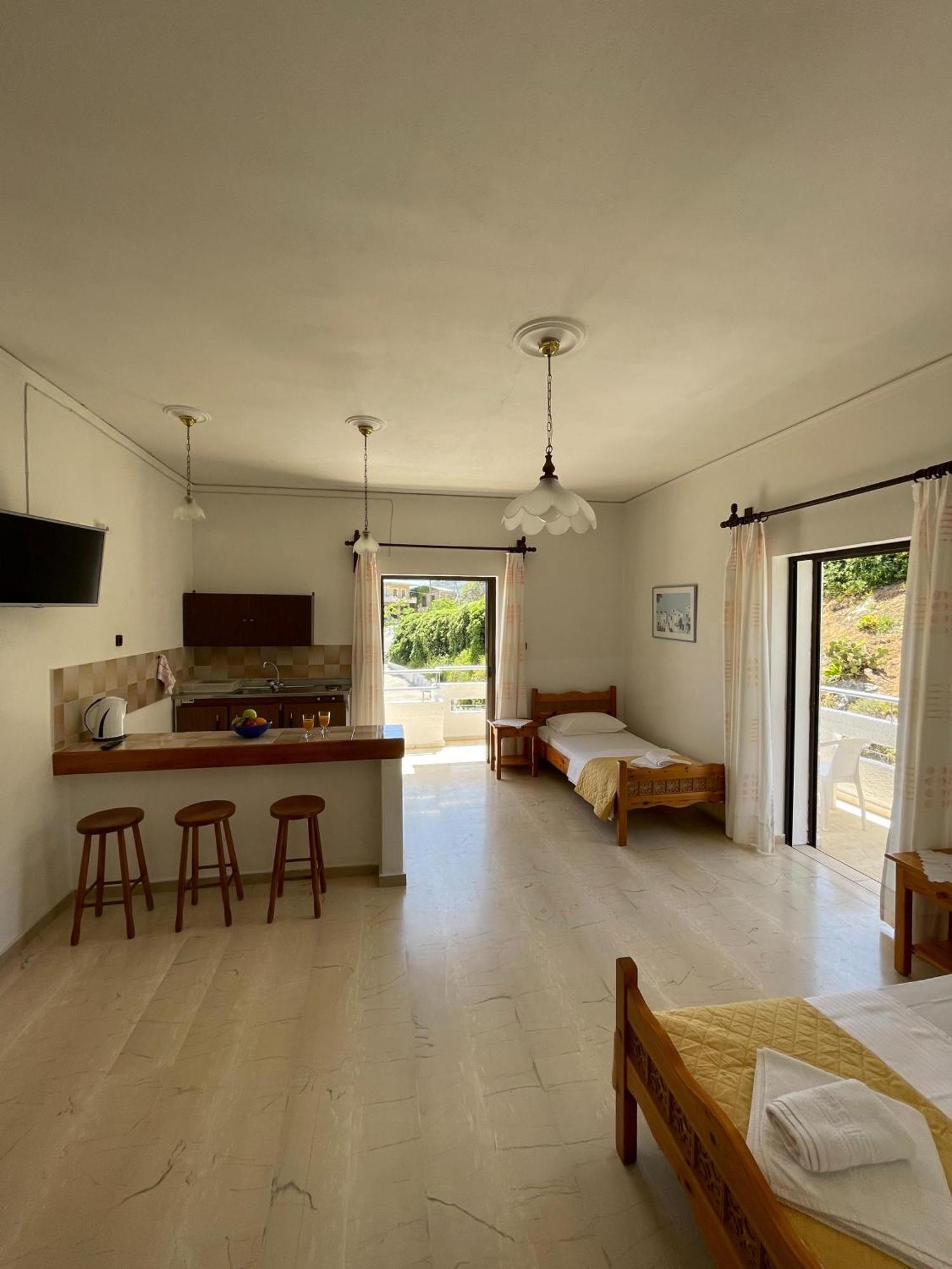 Aeolos Apartments 科林瓦里奥 外观 照片