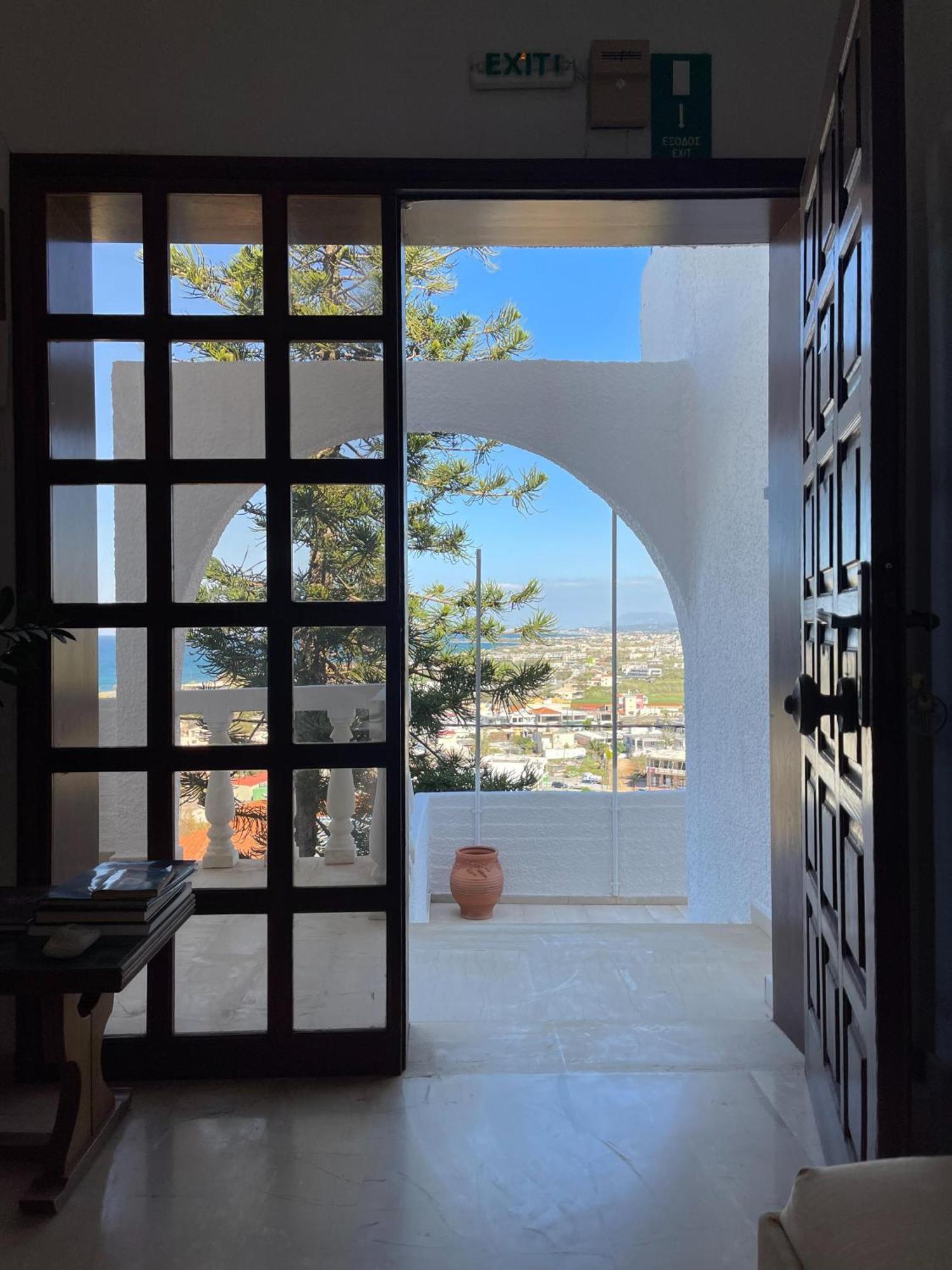 Aeolos Apartments 科林瓦里奥 外观 照片