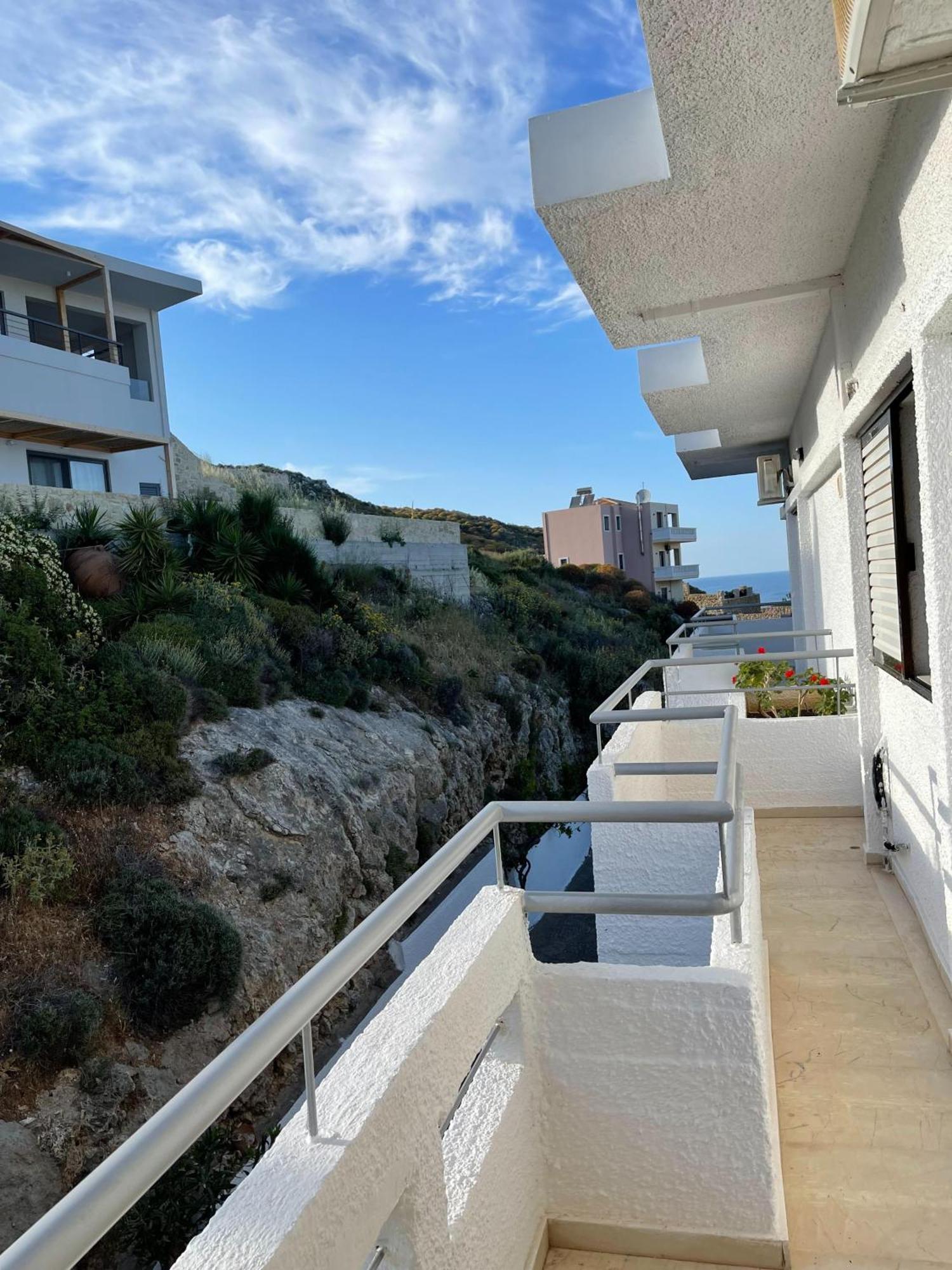 Aeolos Apartments 科林瓦里奥 外观 照片