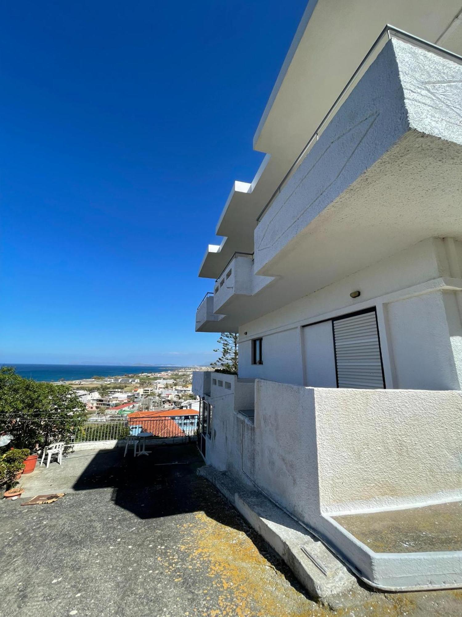 Aeolos Apartments 科林瓦里奥 外观 照片