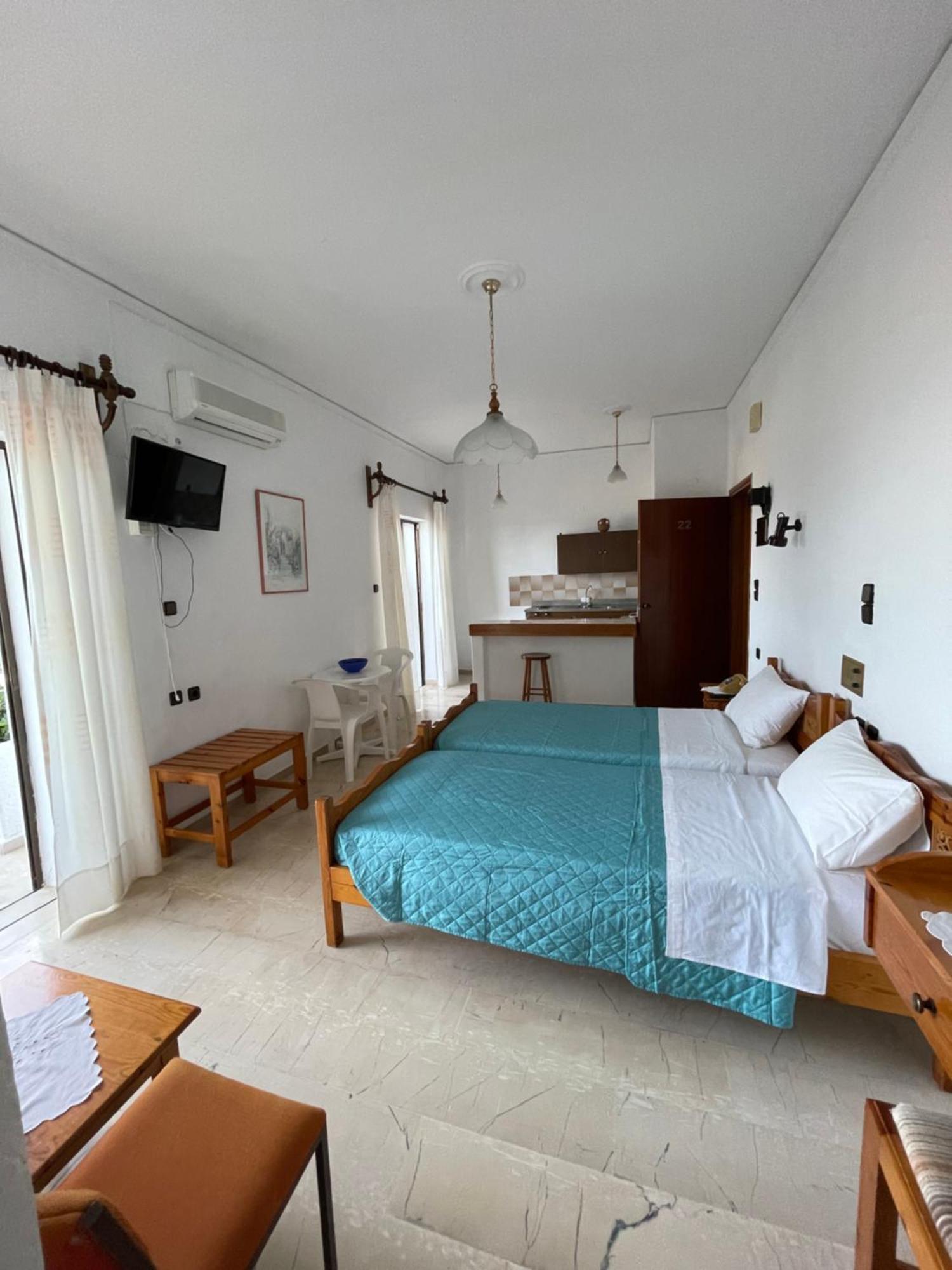 Aeolos Apartments 科林瓦里奥 外观 照片