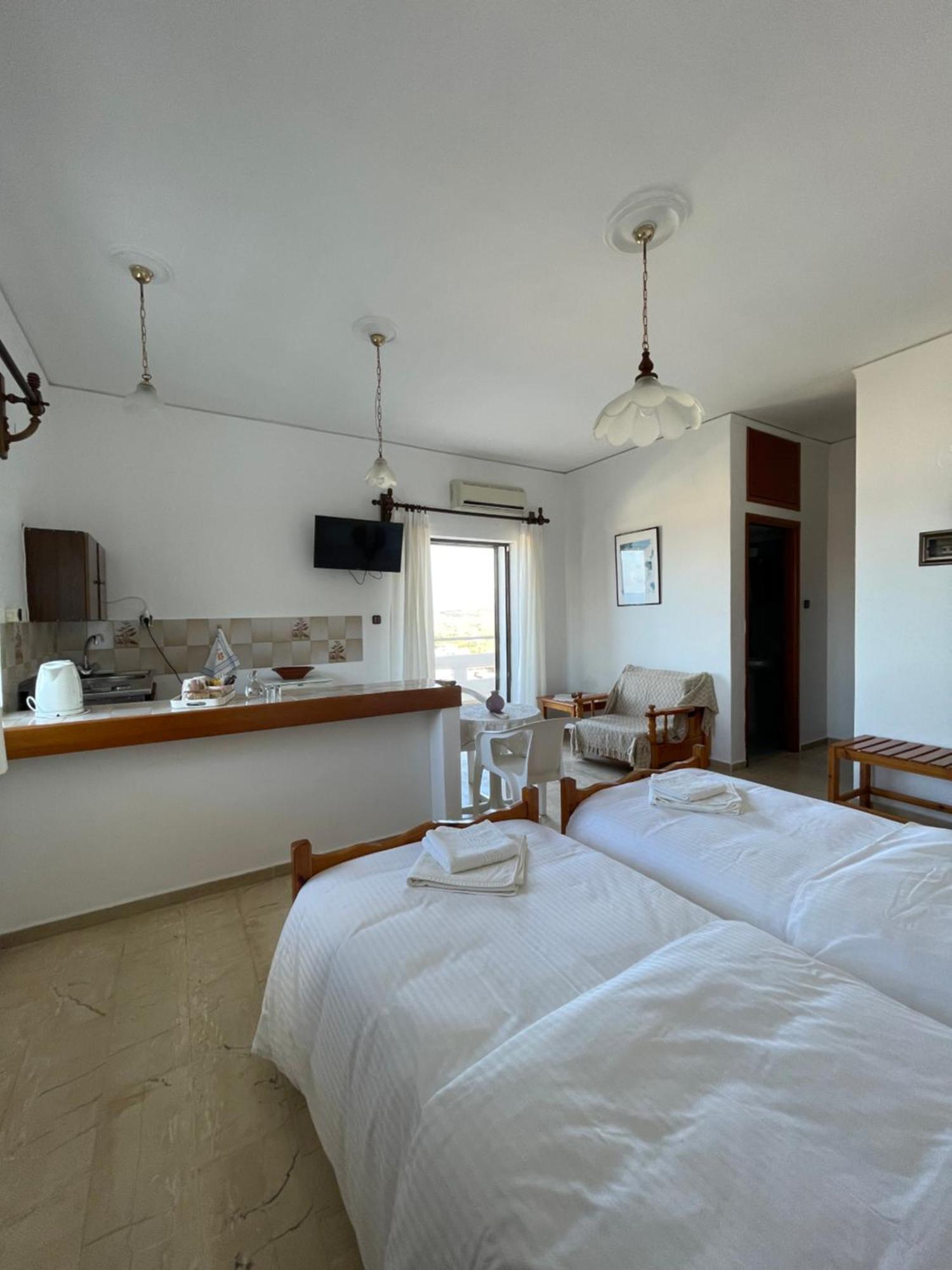 Aeolos Apartments 科林瓦里奥 外观 照片