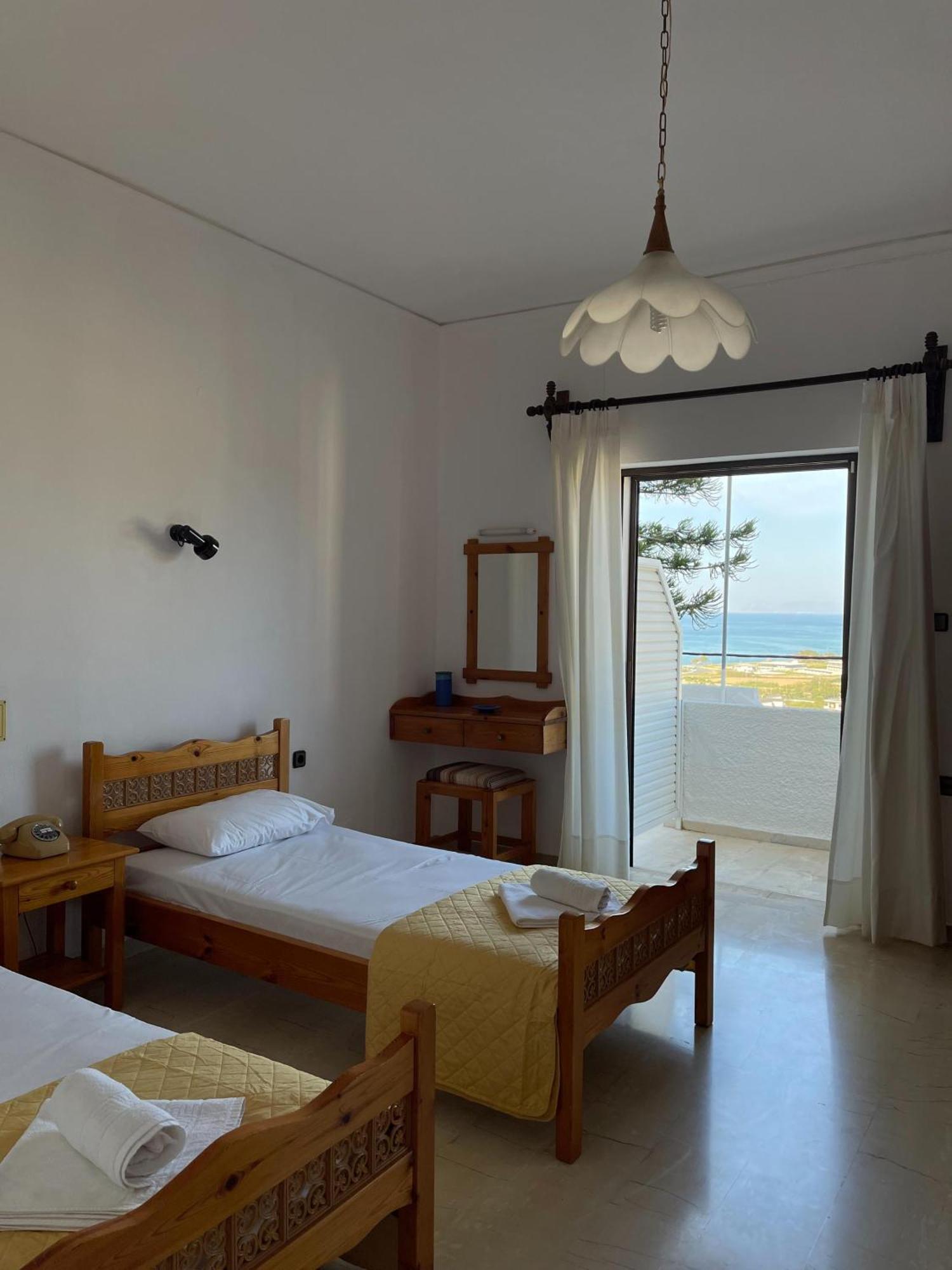 Aeolos Apartments 科林瓦里奥 外观 照片