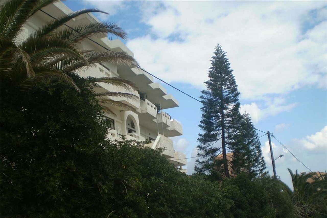 Aeolos Apartments 科林瓦里奥 外观 照片